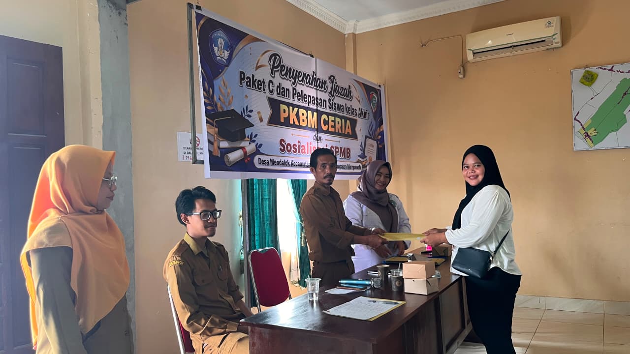 Penyerahan Ijazah Paket C dan Pelepasan Siswa Kelas Akhir PKBM CERIA